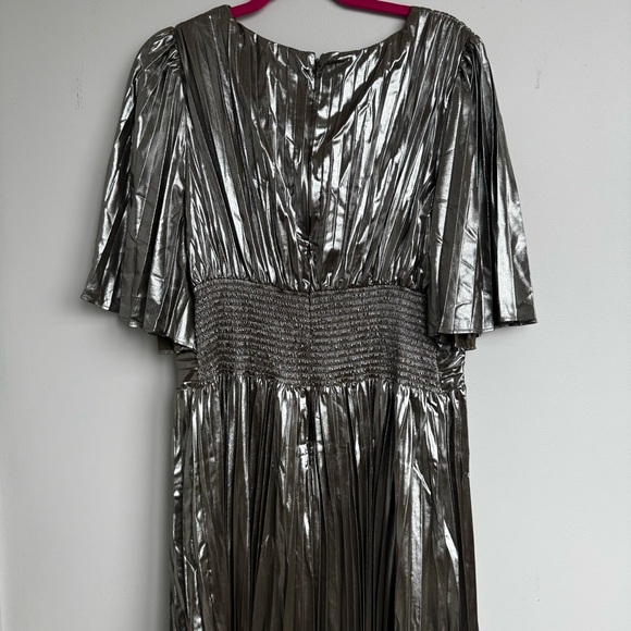 NWT Anthropologie Short-Sleeve Metallic Cutout Midi Dress In Silver Size XL - Picture 8 of 8